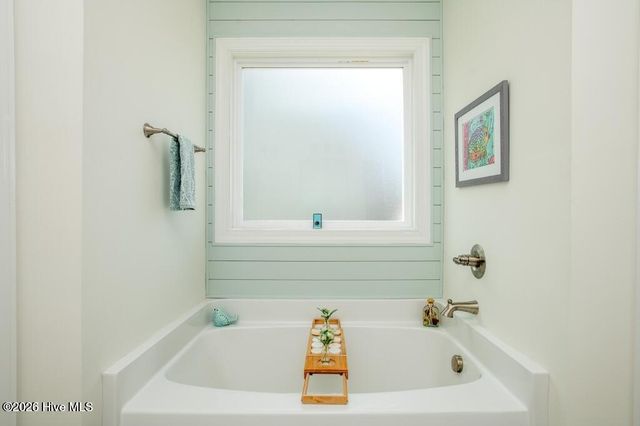 402 Taylorwood Drive, Beaufort, NC 28516