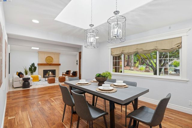 554 Freitas Rd, Danville, CA 94526