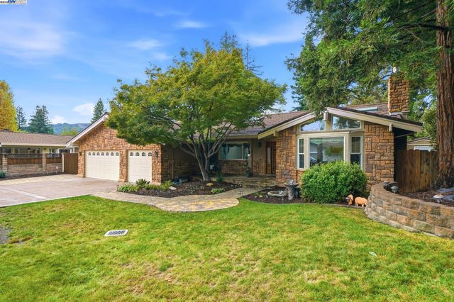 554 Freitas Rd, Danville, CA 94526