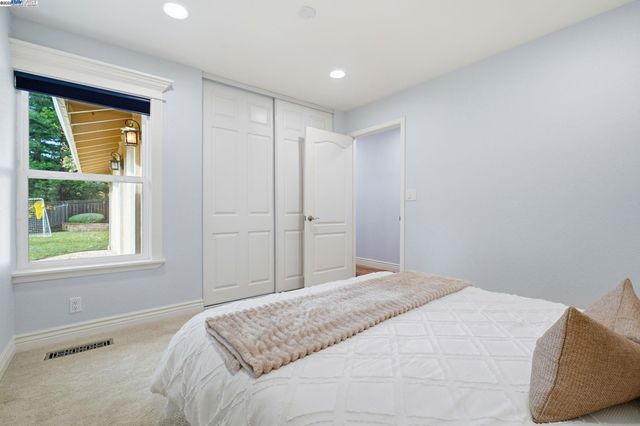 554 Freitas Rd, Danville, CA 94526