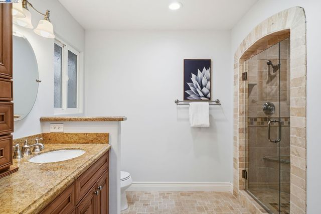 554 Freitas Rd, Danville, CA 94526