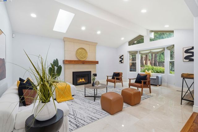 554 Freitas Rd, Danville, CA 94526