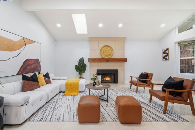 554 Freitas Rd, Danville, CA 94526