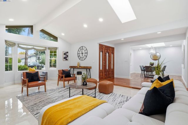 554 Freitas Rd, Danville, CA 94526