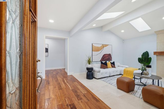 554 Freitas Rd, Danville, CA 94526