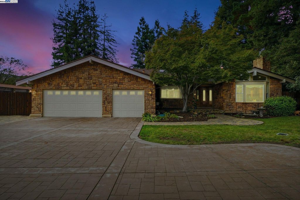 554 Freitas Rd, Danville, CA 94526