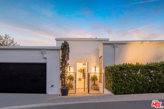 9314 Lloydcrest Drive, Los Angeles, CA 90210