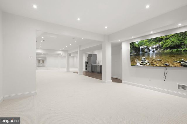 1404 WYNHURST LN, Vienna, VA 22182