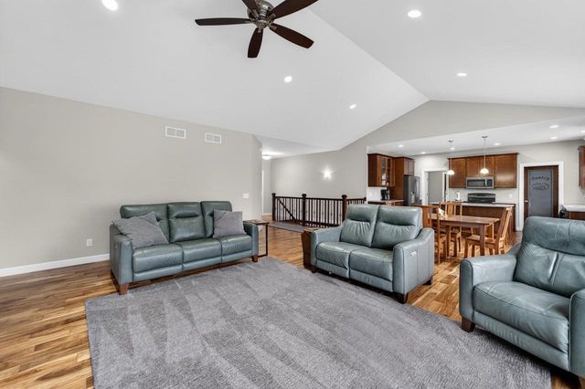 1808 Three Wood Drive, Mount Horeb, WI 53572
