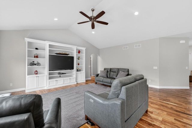 1808 Three Wood Drive, Mount Horeb, WI 53572