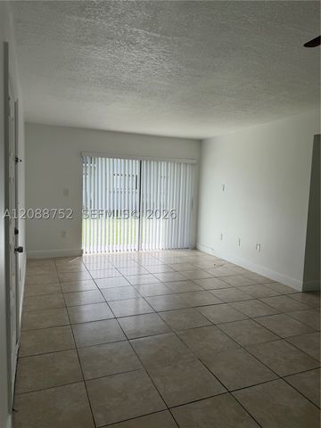 7425 SW 152nd Ave 11-106, Miami, FL 33193