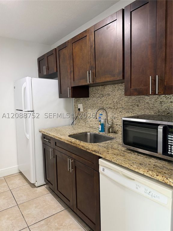 7425 SW 152nd Ave 11-106, Miami, FL 33193