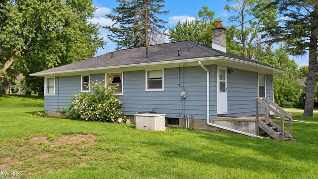 810 E Silverbell Road, Lake Orion, MI 48360