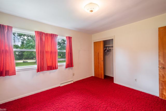 810 E Silverbell Road, Lake Orion, MI 48360
