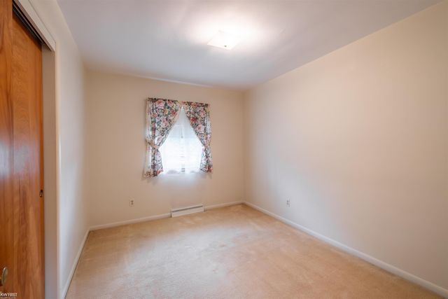 810 E Silverbell Road, Lake Orion, MI 48360
