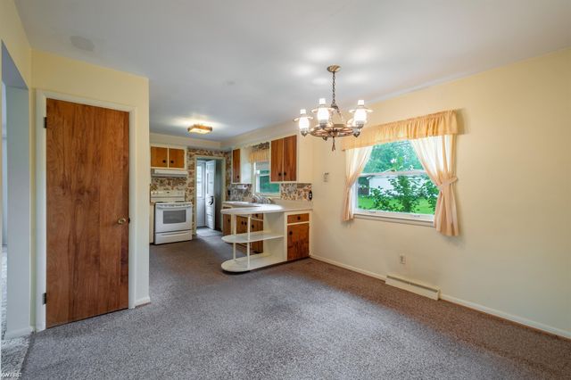 810 E Silverbell Road, Lake Orion, MI 48360