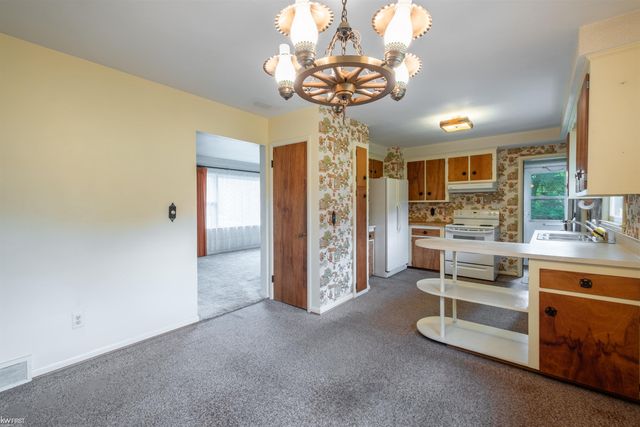 810 E Silverbell Road, Lake Orion, MI 48360