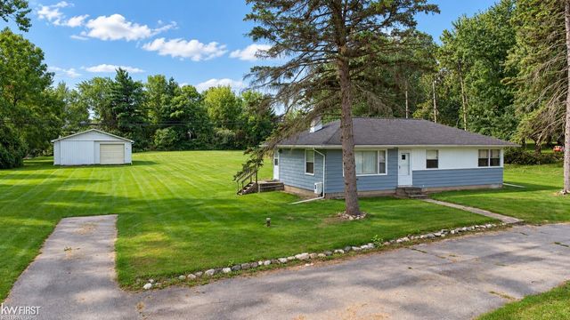 810 E Silverbell Road, Lake Orion, MI 48360