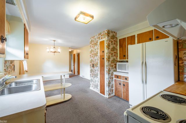 810 E Silverbell Road, Lake Orion, MI 48360