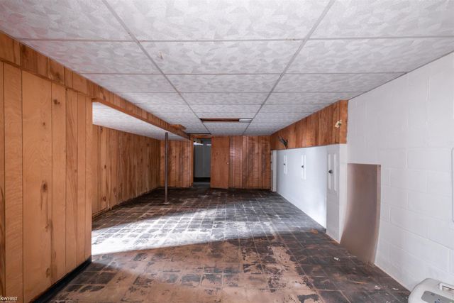 810 E Silverbell Road, Lake Orion, MI 48360