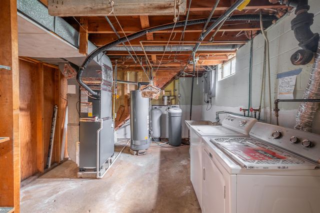 810 E Silverbell Road, Lake Orion, MI 48360