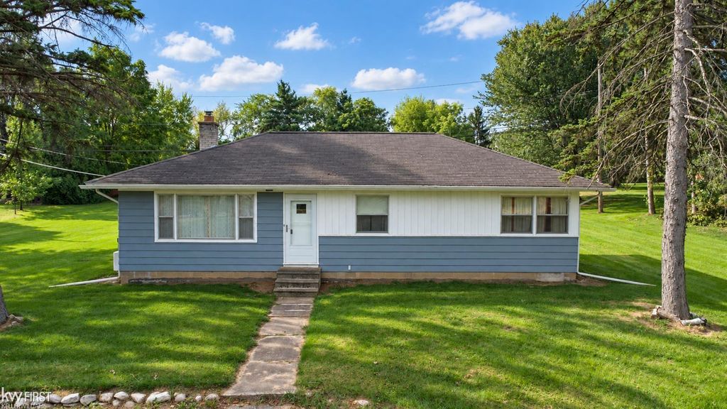810 E Silverbell Road, Lake Orion, MI 48360