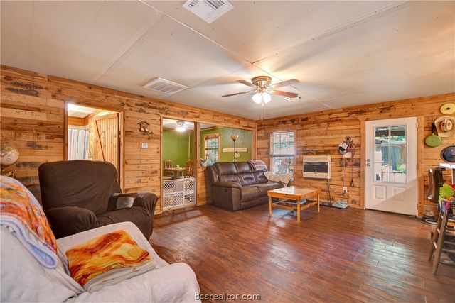 147 Catechis County Road, Huntsville, TX 77320