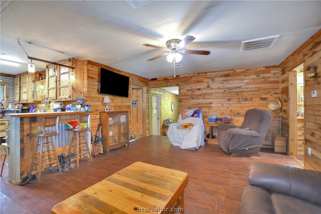 147 Catechis County Road, Huntsville, TX 77320
