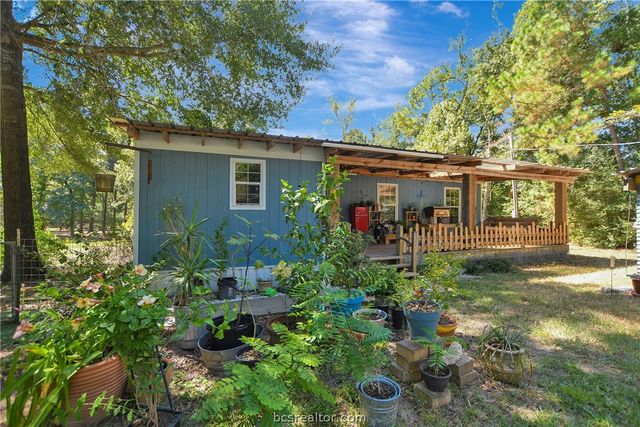 147 Catechis County Road, Huntsville, TX 77320