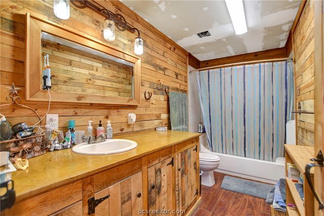 147 Catechis County Road, Huntsville, TX 77320