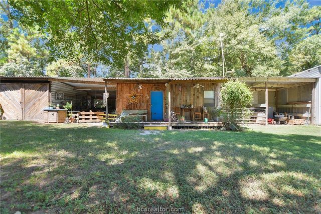 147 Catechis County Road, Huntsville, TX 77320