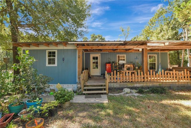 147 Catechis County Road, Huntsville, TX 77320