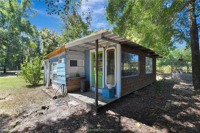 147 Catechis County Road, Huntsville, TX 77320