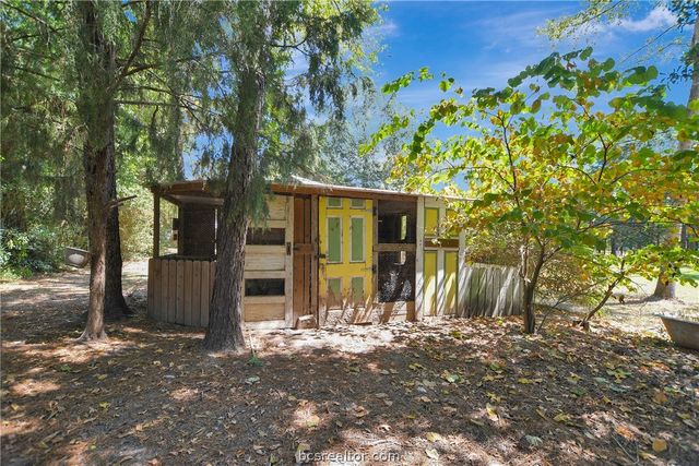147 Catechis County Road, Huntsville, TX 77320
