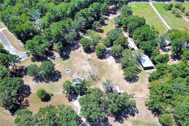147 Catechis County Road, Huntsville, TX 77320