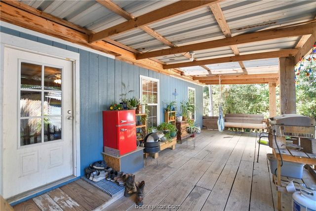 147 Catechis County Road, Huntsville, TX 77320