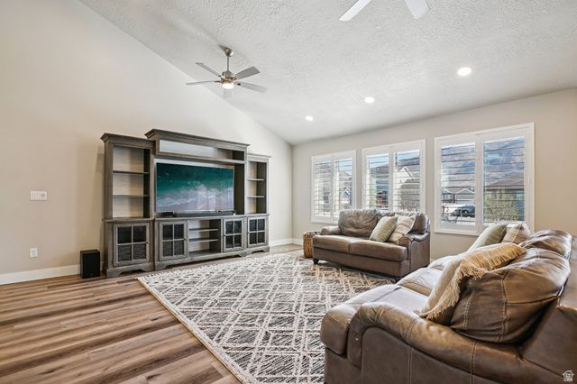 1382 N 150 E, Harrisville, UT 84404