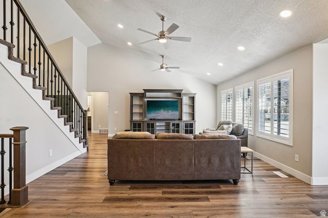 1382 N 150 E, Harrisville, UT 84404