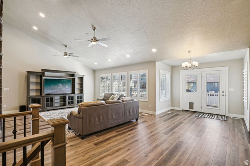 Image 11 of property listing at 1382 N 150 E, Harrisville, UT 84404