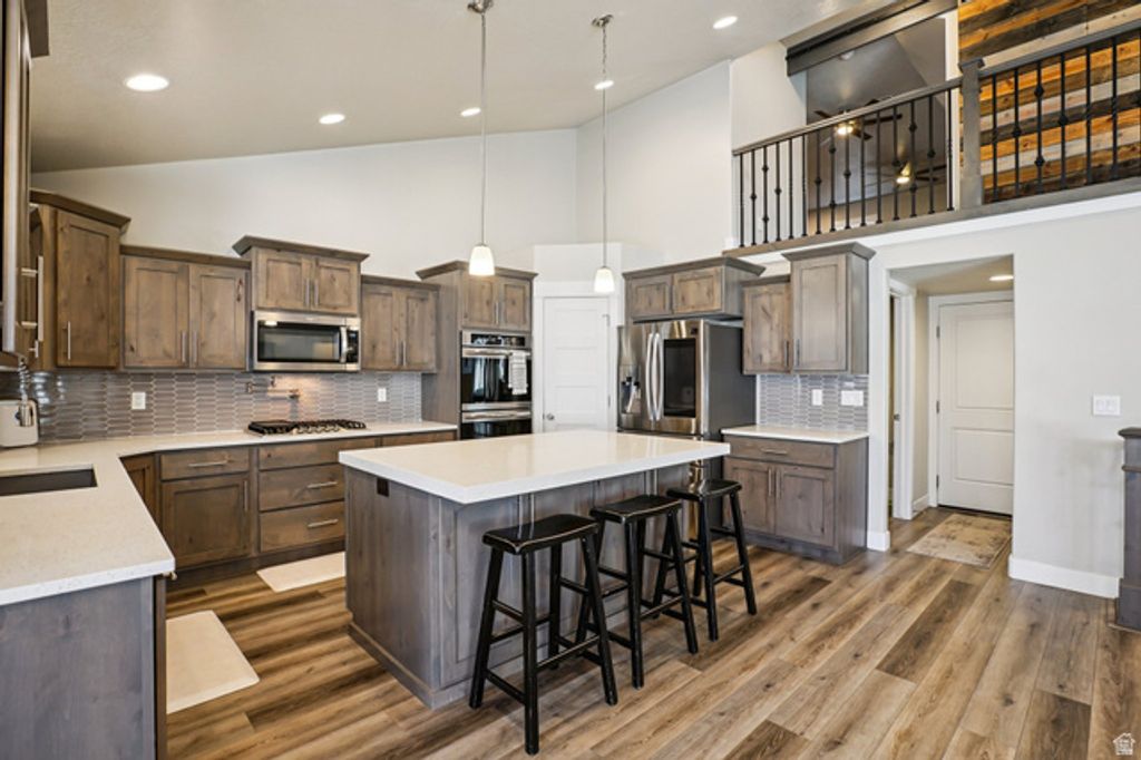 Image 14 of property listing at 1382 N 150 E, Harrisville, UT 84404