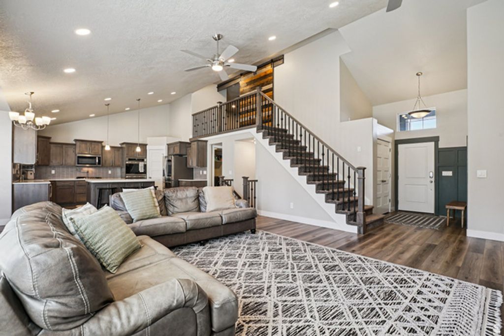 Image 9 of property listing at 1382 N 150 E, Harrisville, UT 84404