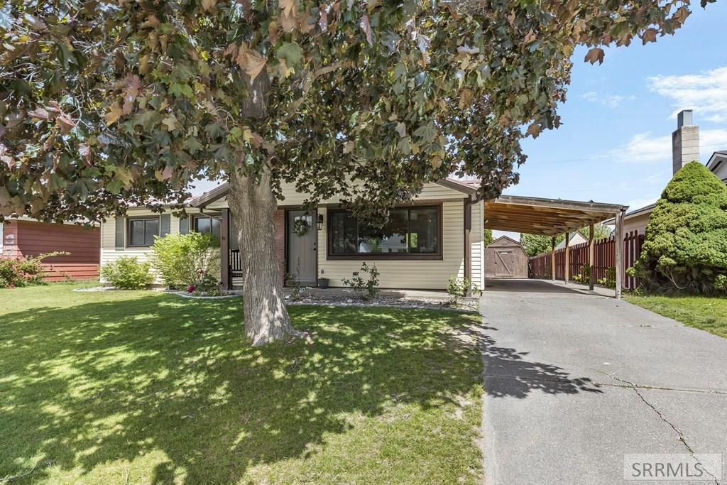 Image 3 of property listing at 1245 Bower Drive, Idaho Falls, ID 83404