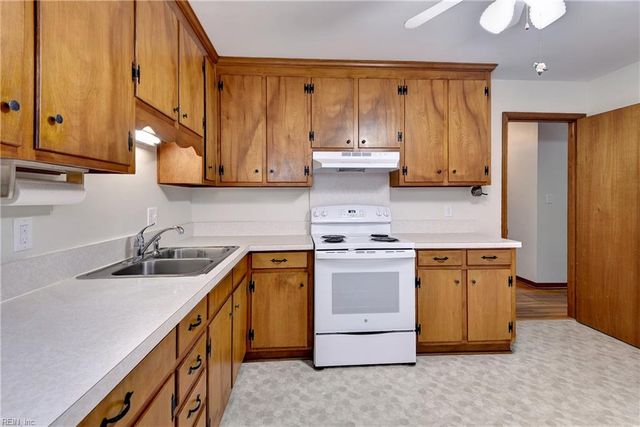 116 Holly RD, Williamsburg, VA 23188