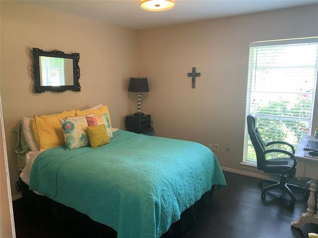 204 Skyview Terrace B, Friendswood, TX 77546