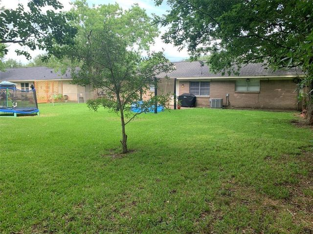 204 Skyview Terrace B, Friendswood, TX 77546