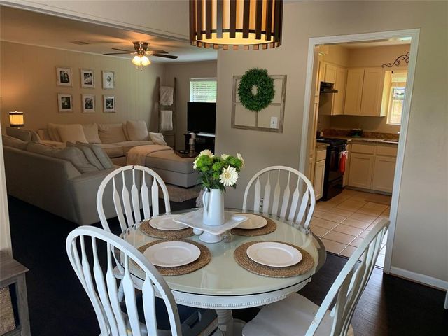 204 Skyview Terrace B, Friendswood, TX 77546