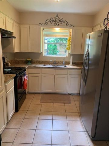 204 Skyview Terrace B, Friendswood, TX 77546