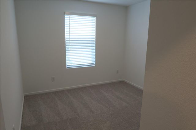 921 Woodhaven Lakes Drive, La Marque, TX 77568