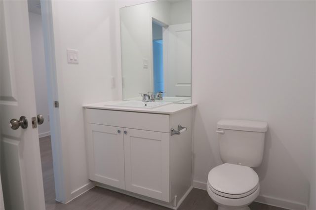 921 Woodhaven Lakes Drive, La Marque, TX 77568