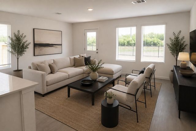 921 Woodhaven Lakes Drive, La Marque, TX 77568